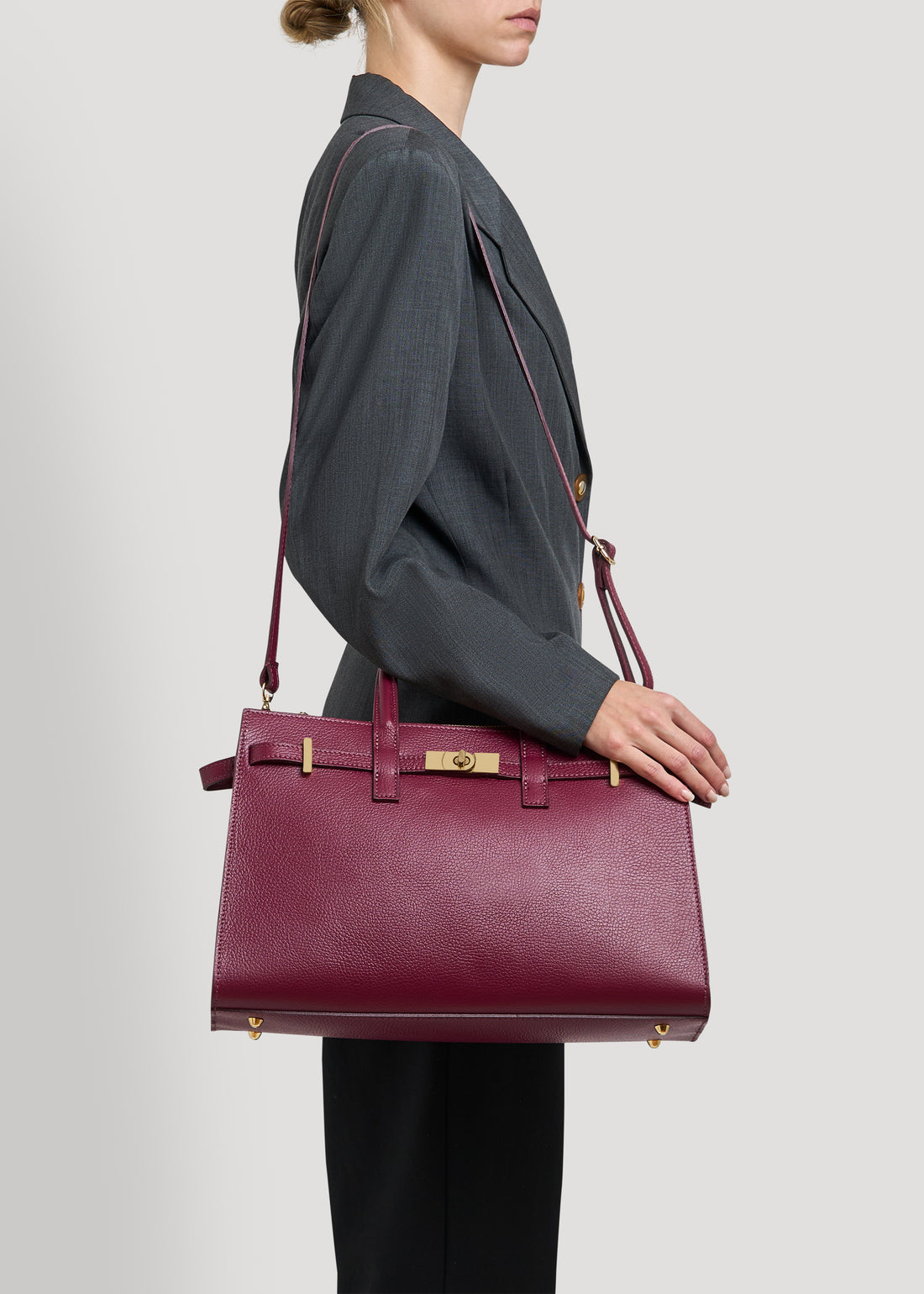 Sveva bag in Plum Dollar leather