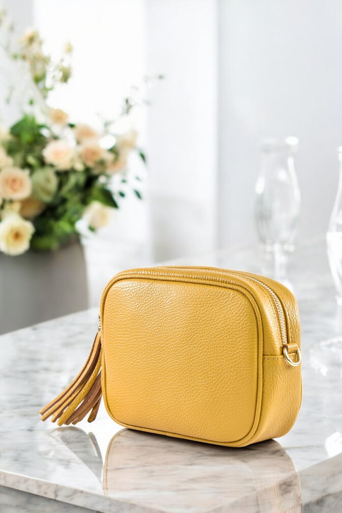 Honey bag in Beige dollar leather