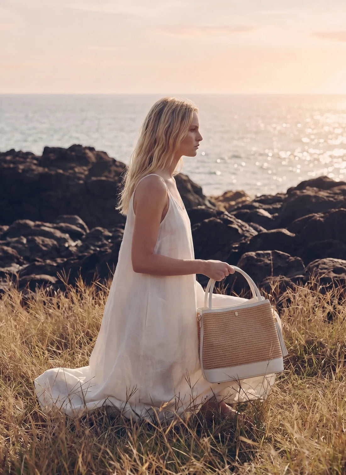 Borsa Kendy in pelle e rafia Bianca - Voemièn