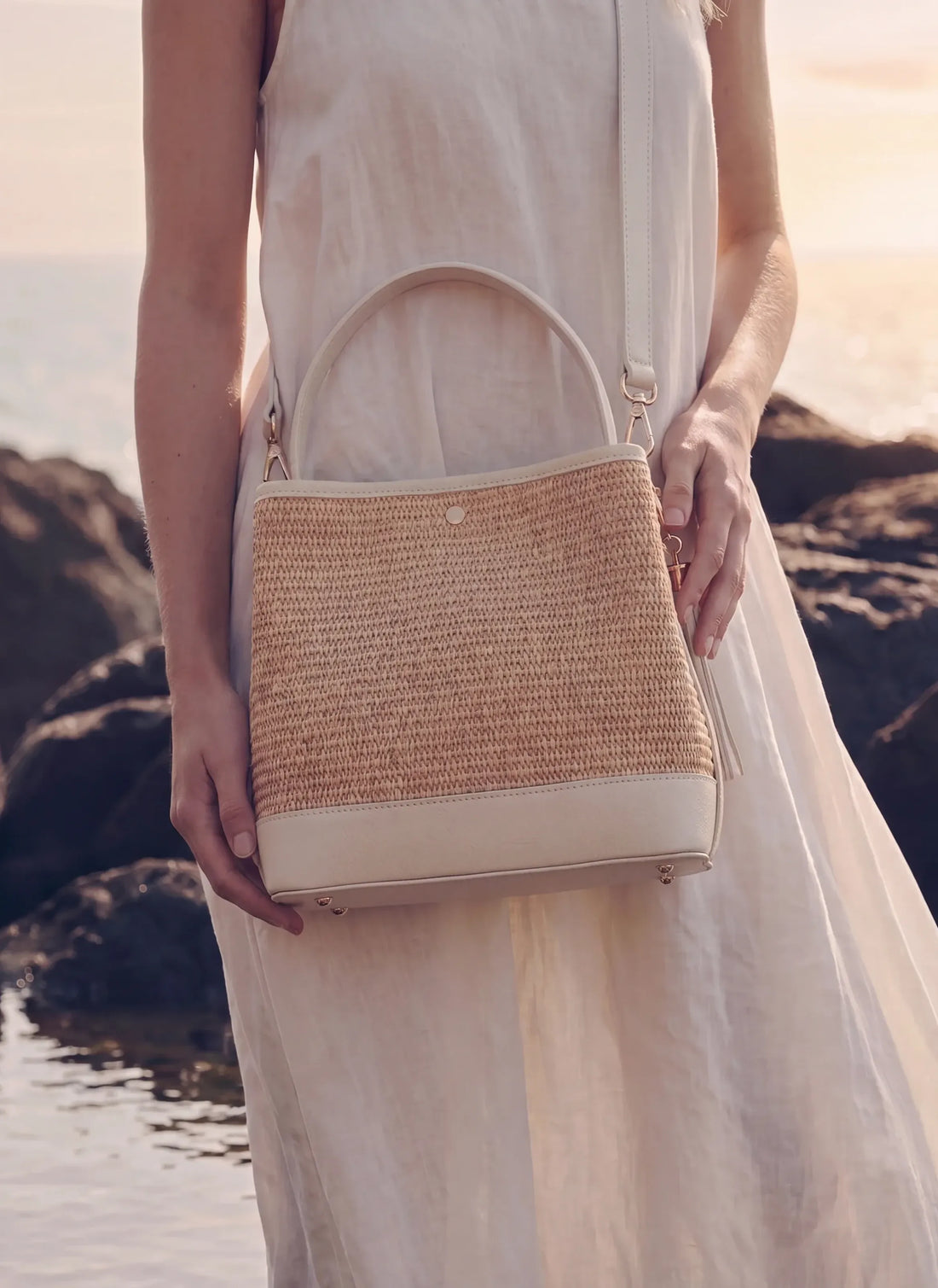 Borsa Kendy in pelle e rafia Bianca - Voemièn