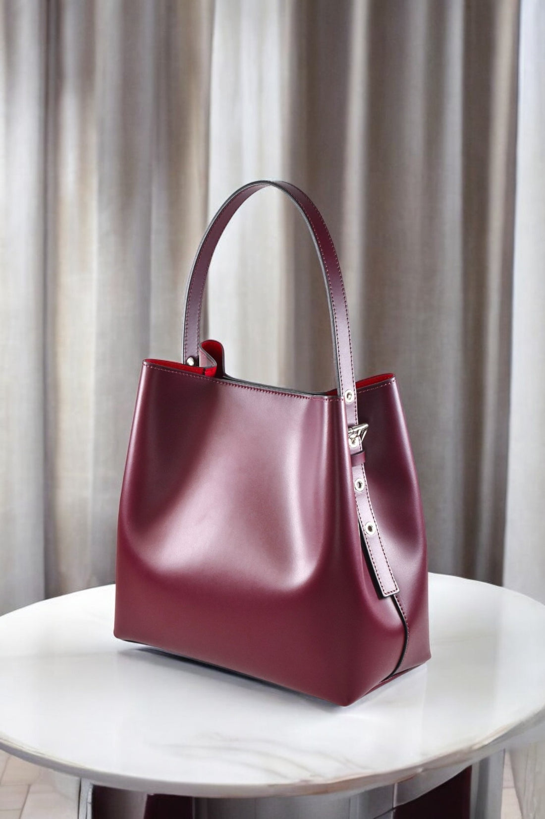 Melany bag in purple brushed leather