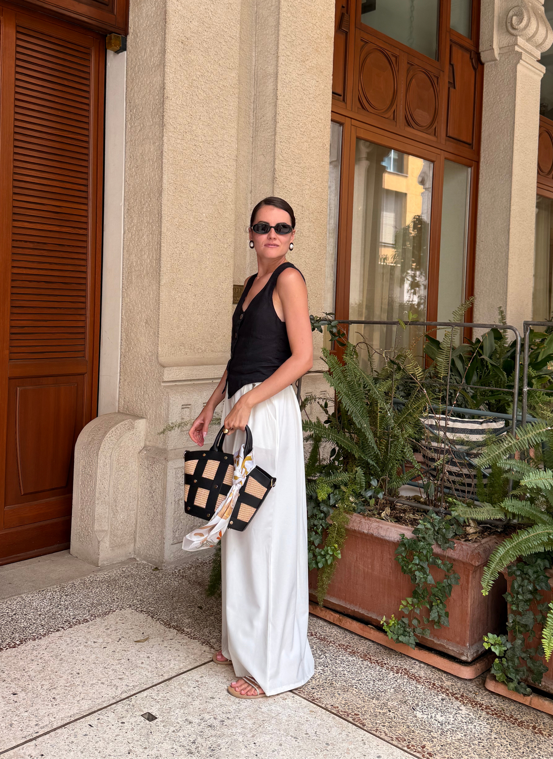 Borsa Jacqueline in pelle Spazzolata e rafia Nera