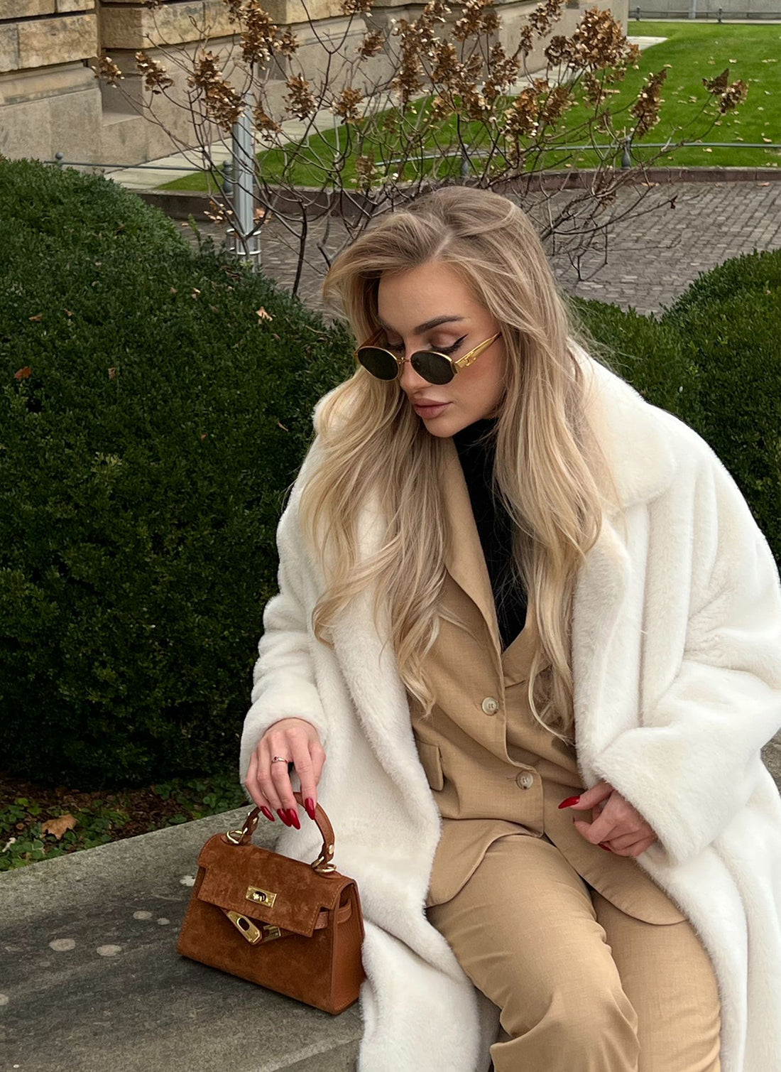 Freydis bag in Beige dollar leather