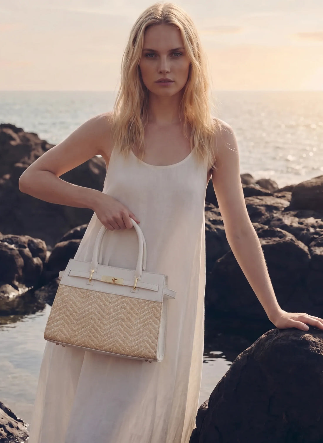 Borsa Grace in Pelle e Rafia Chevron Limited Edition Bianca - Voemièn