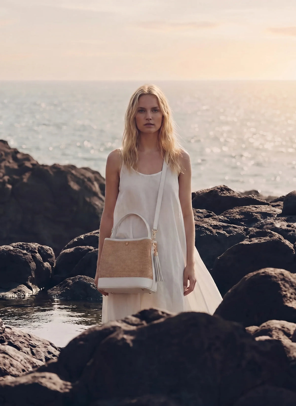 Borsa Kendy in pelle e rafia Bianca - Voemièn